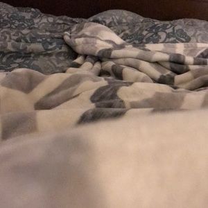 Meet your Posher, Robin